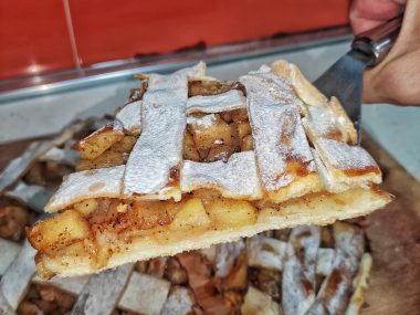 Pita bez glutena sa jabukama i cimetom